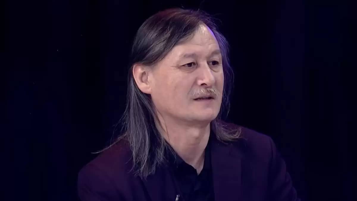 Ұлықпан Жолдасов шашын неге қысқартпайтынын түсіндірді