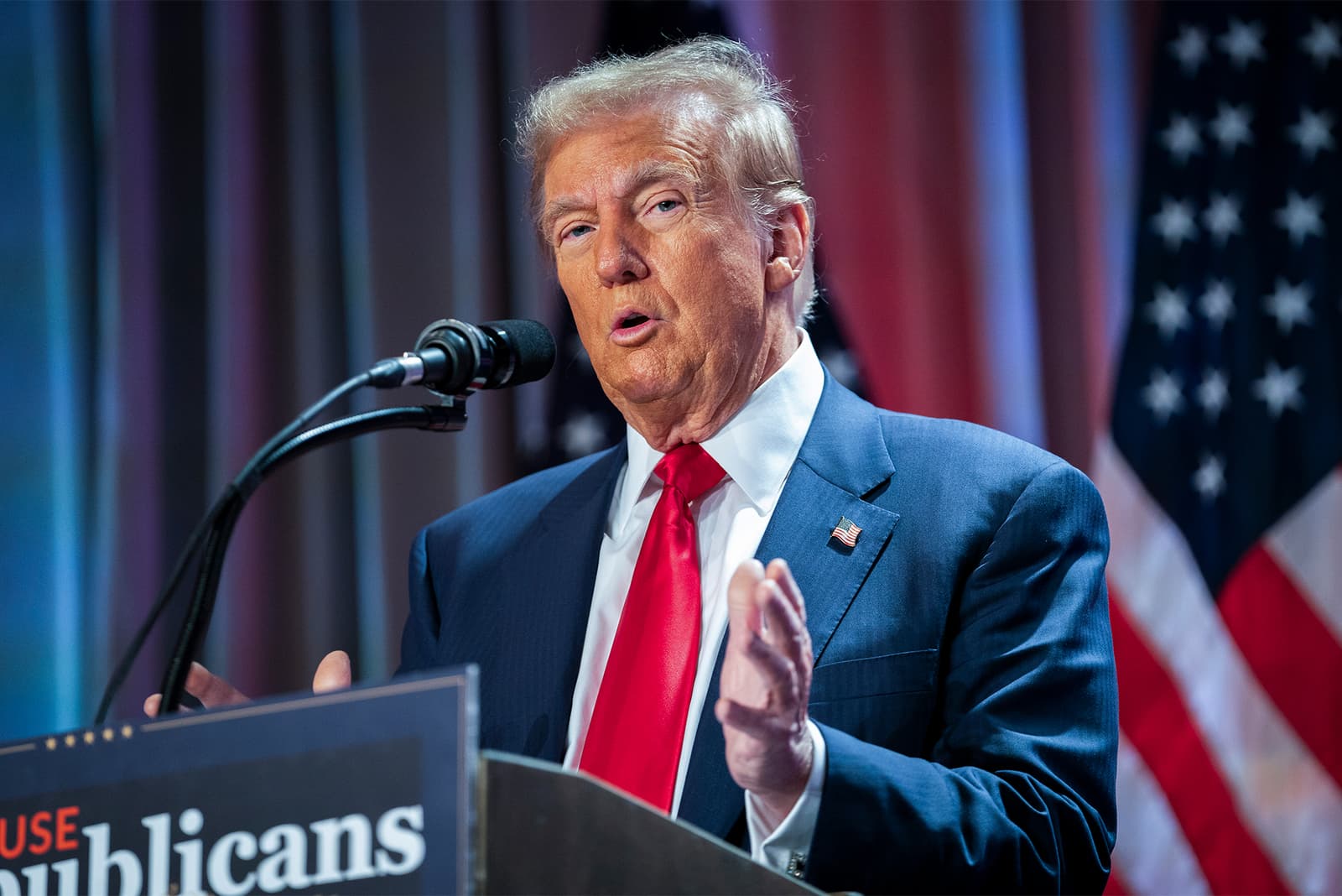 Трамп Украинамен жасалған келісімді жоғары бағалады: АҚШ 350 млрд доллар пайда көруі мүмкін