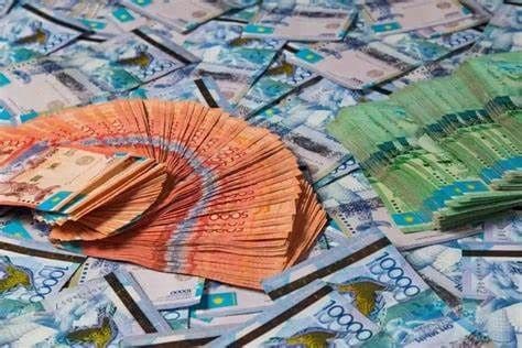Елімізде қарызға батқан 1,4 млн адам шетелге шыға алмай отыр