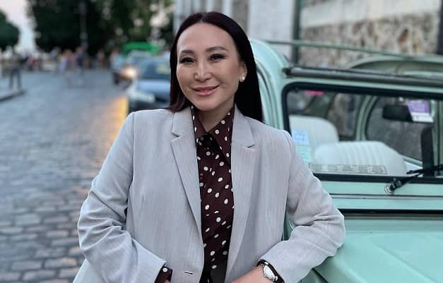 «Үрленген қуыршақ сияқты ісіне бастадым»: журналист Жанар Байсеміз жансақтау бөліміне жатып қалған