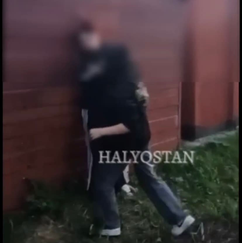 Петропавлда жасөспірімді бір топ қыз жабылып ұрып, ақша бопсалаған