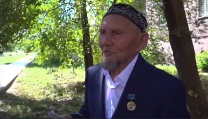 Павлодарлық 94 жастағы қария қажылыққа жиналған ақшасын сырқат балаларға бөліп берді