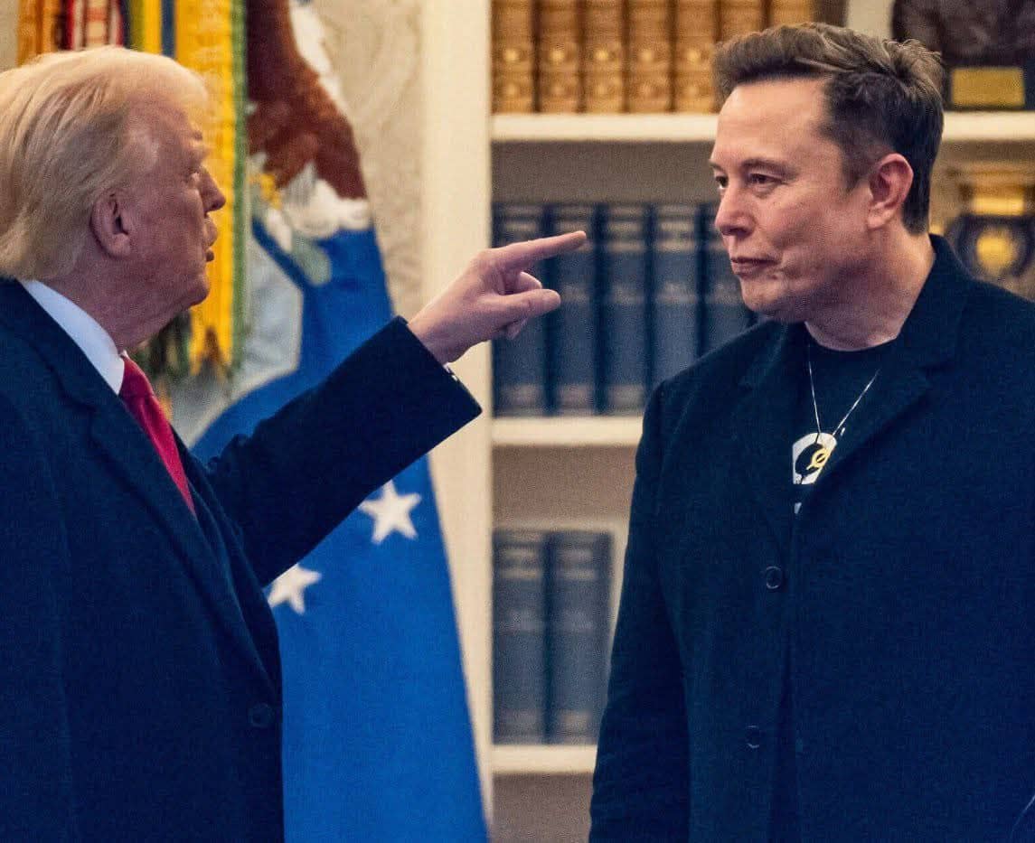 «Америка партиясын» құру "ақымақтық": Трамп