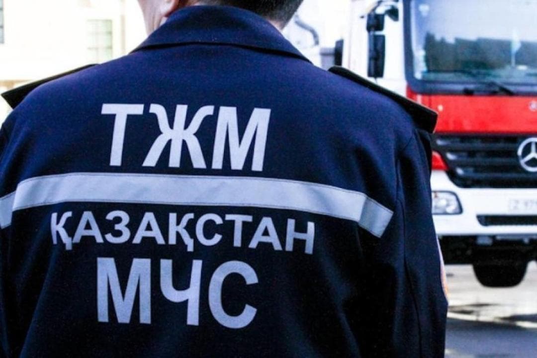 Қарағандыда жартылай құлаған ғимараттан 15 адам эвакуацияланды