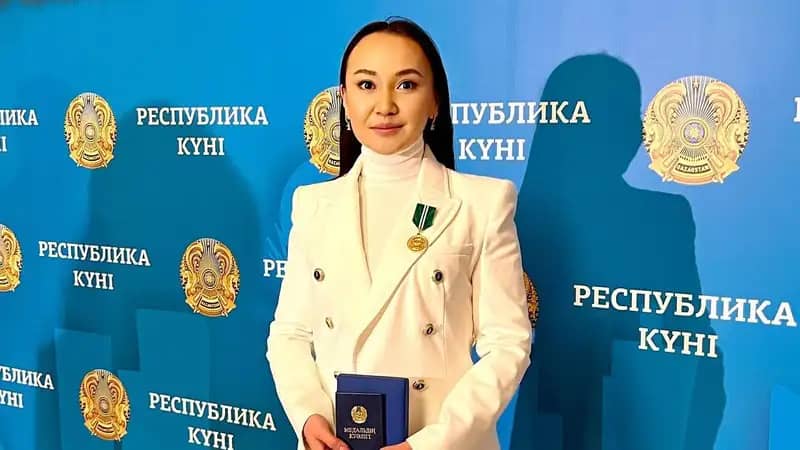 Қайырымдылық ақшасына Camry жалдап, Дубайда демалған – Перизат Қайрат жұртты қалай алдады