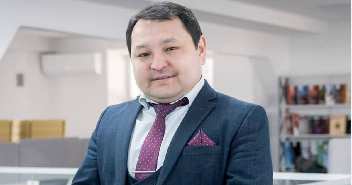 «Бір күндік шаруа емес»: экономист аты-жөнін қазақшалау үшін біраз қиындыққа тап болған