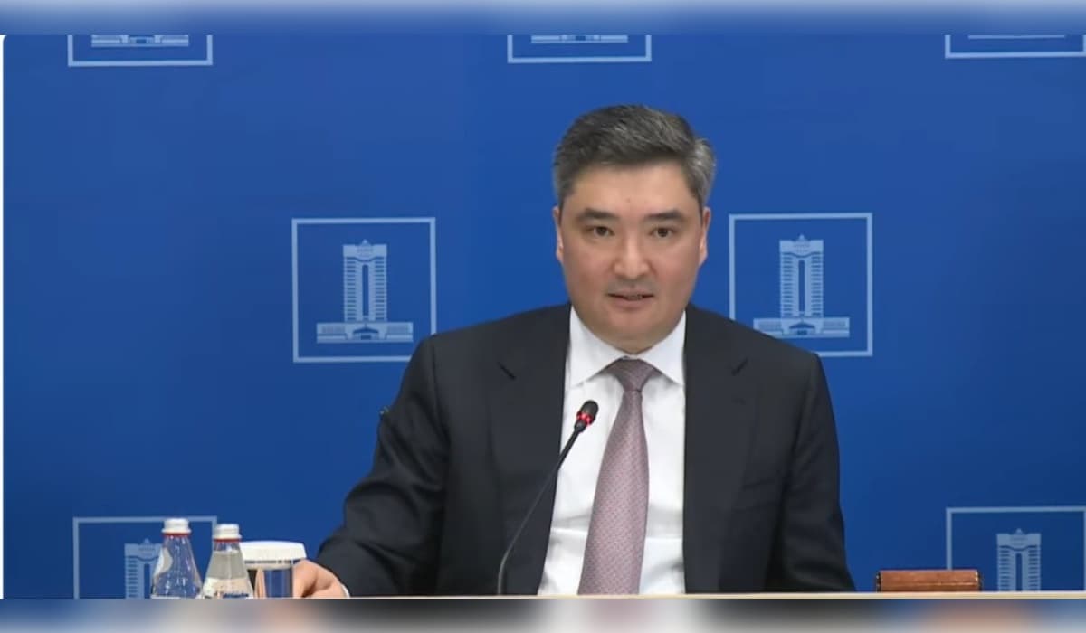 Премьер-министр Олжас Бектенов экс-шенеунік Әділбек Жақсыбековтың күйеу баласы екенін жоққа шығарды