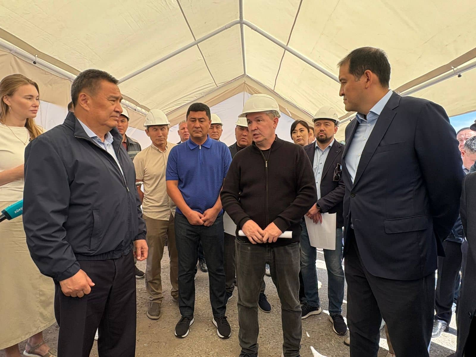 «Әрбір жолаушы үшін жайлы, қауіпсіз әрі заманауи инфрақұрылым жасауымыз қажет»: Марат Ахметжанов Макинск теміржол вокзалының құрылысымен танысты