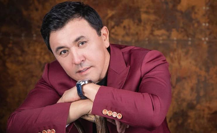 «Бізде бәрі жақсы»: Заттыбек Көпбосынұлы әкесінен айырылғанын «шүкіршілікпен» елге жариялады