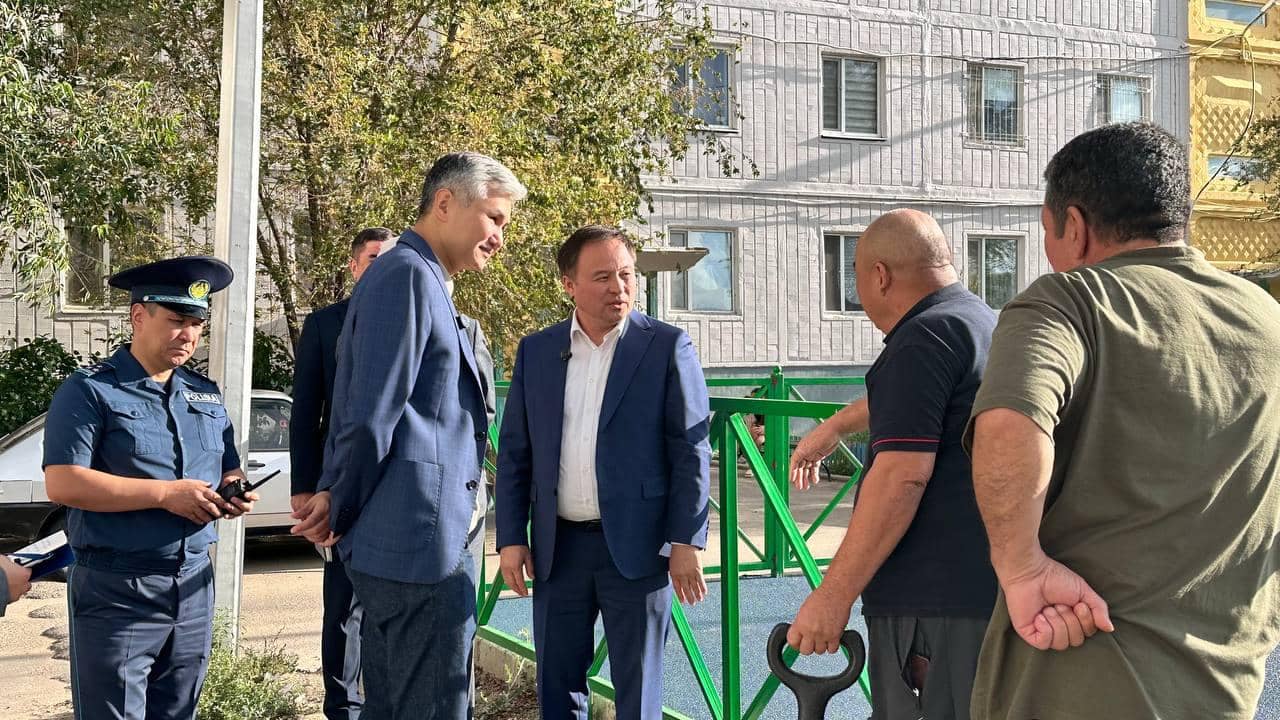 Жезқазғанда ойын алаңдары жаңартылуда: өңір басшысы сапаны бақылауға алды