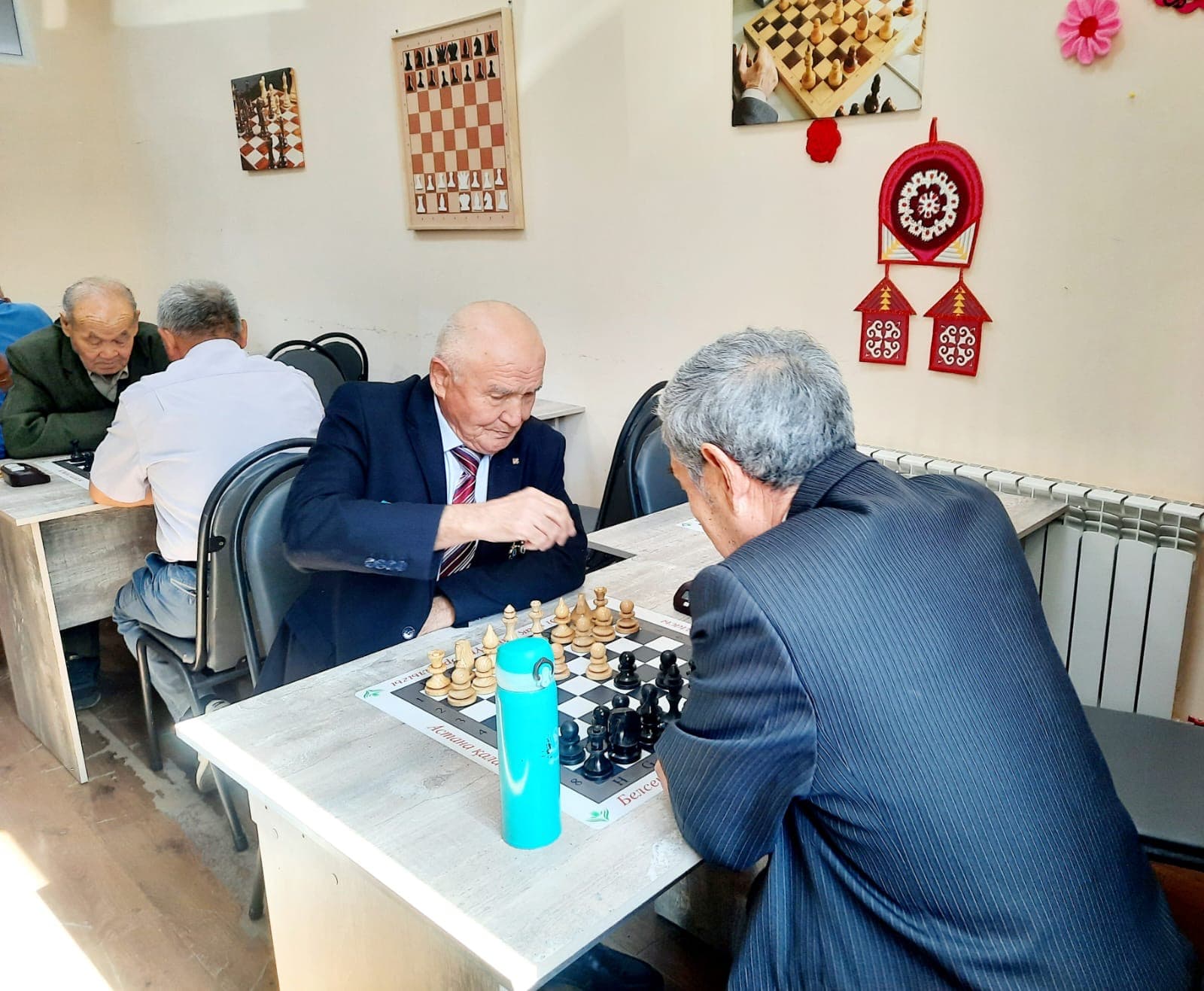 Қарттар күніне орай Астанада ақсақалдар шахмат ойнап жарысты