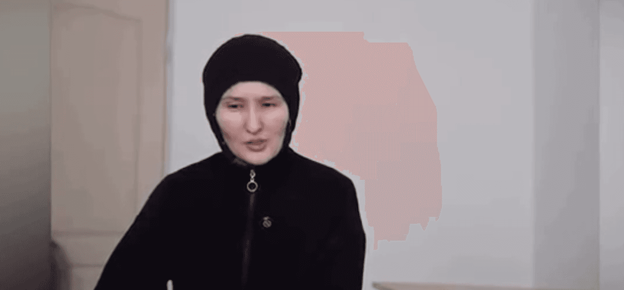 «Бесікке салу, қырқынан шығару, тұсау кесудің бәрі ширк»: Желіде салт-дәстүрлерді жоққа шығарған әйел дау туғызды (ВИДЕО)