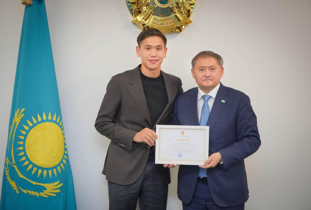 Қақпашы Шерхан Қалмұрзаға ректорлық білім беру гранты берілді