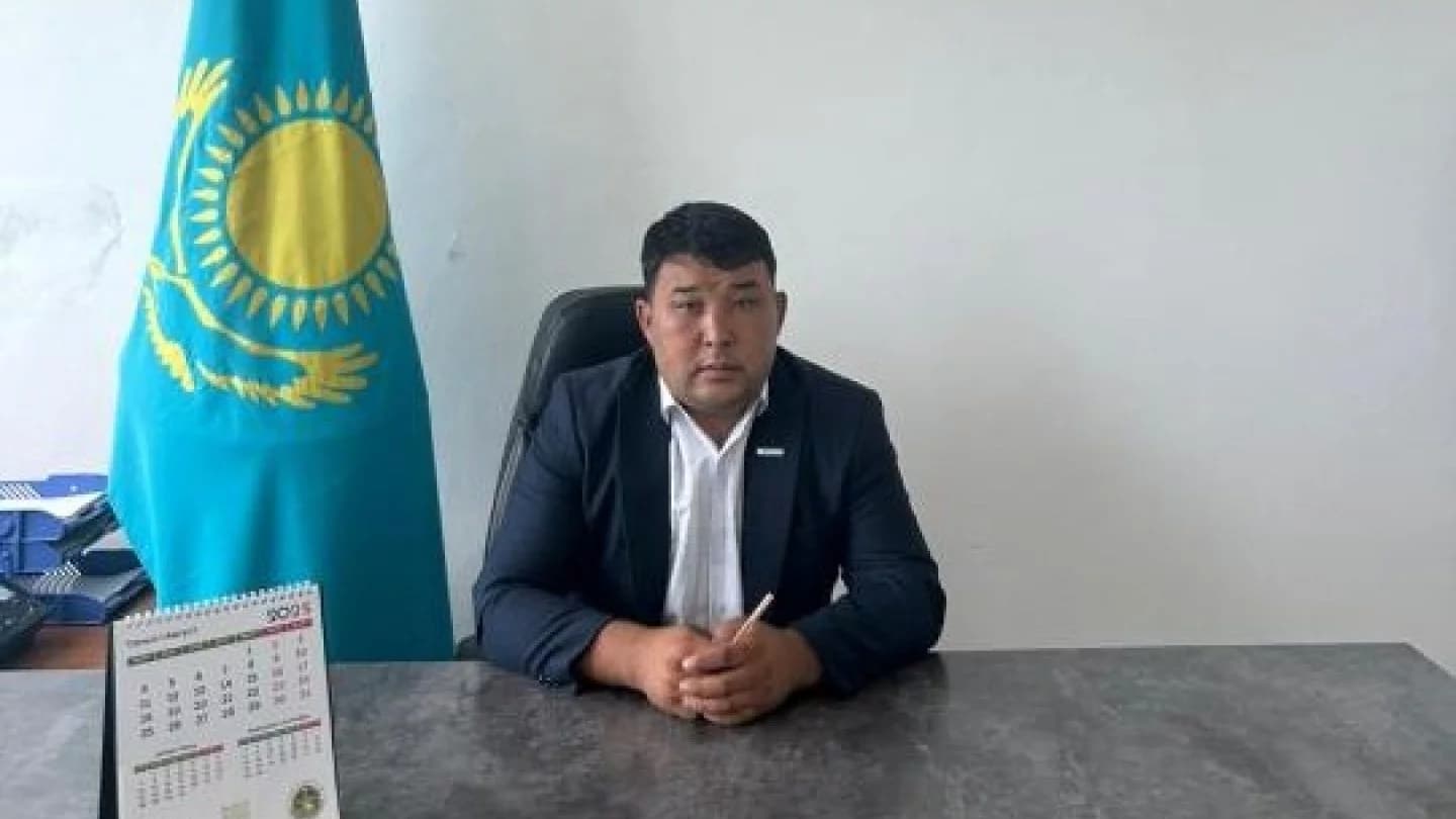 Видео с акимом, обругающим граждан, вызвало возмущение в сети