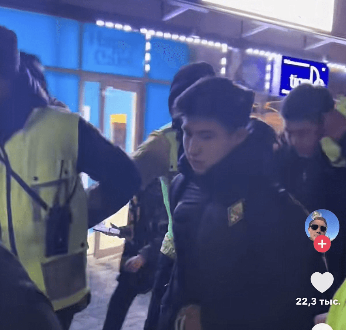 Жас футболшыны күзет қоршаған: Дастан Сәтпаевтың видеосы талқыға түсті