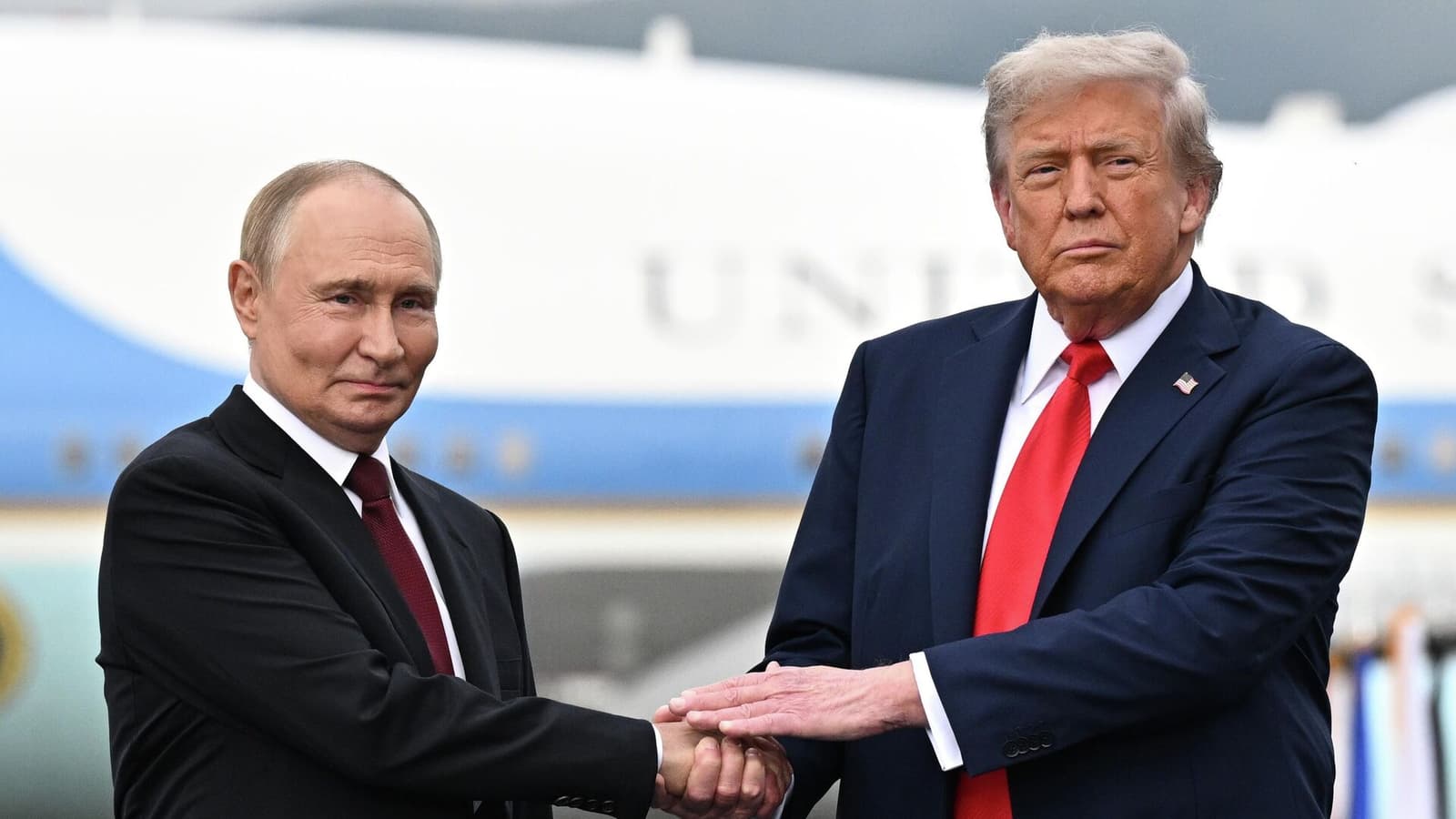 Трамп пен Путин тағы да телефон арқылы тілдесті: Не шешілді?
