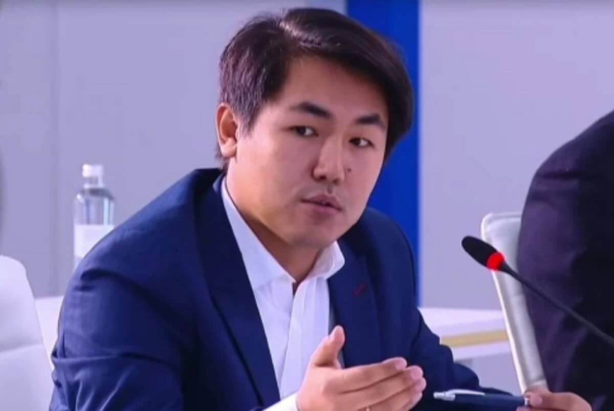 «Буча ойдан шығарылған, Ресей кінәлі емес»: Олжас Байділдинов тағы да даулы мәлімдеме жасап, сынға қалды