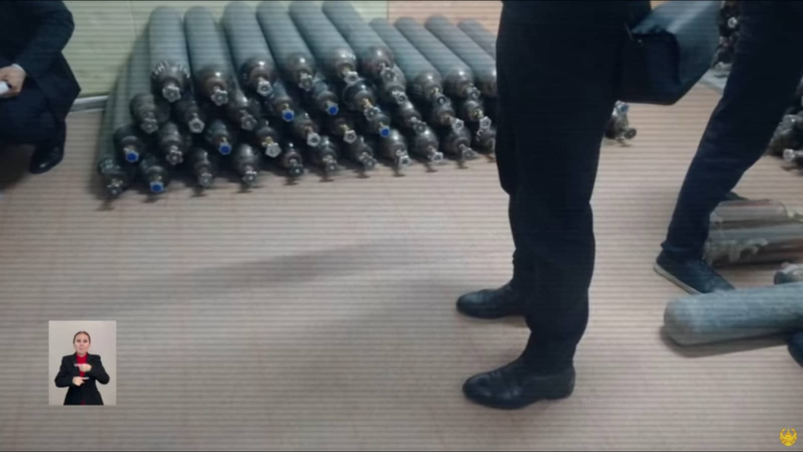 «Веселящий газ» в ночном клубе: в Шымкенте изъяли сотни баллонов