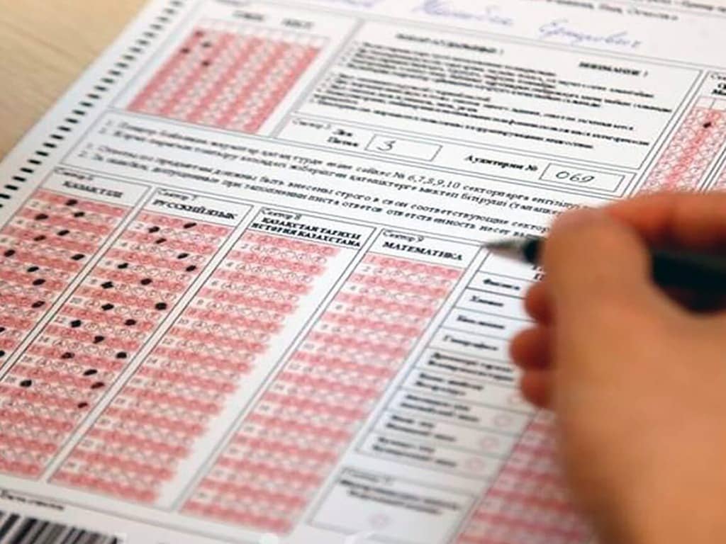 Актюбинская учительница продавала баллы ЕНТ по 7 тысяч тенге