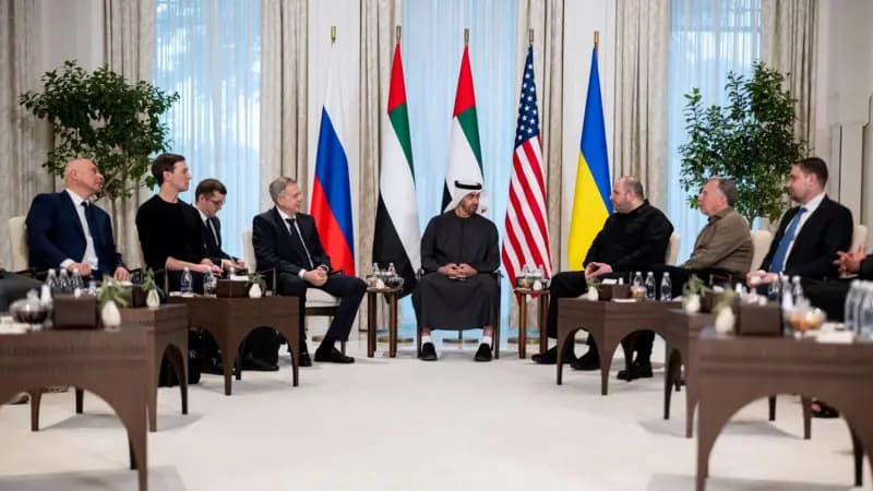 Россия, Украина и США начали трехсторонние переговоры в Абу-Даби