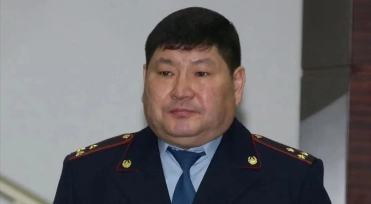 Қыз зорлады деп сотталған полицей түрмеден пәтер даулап, жеңіске жетті