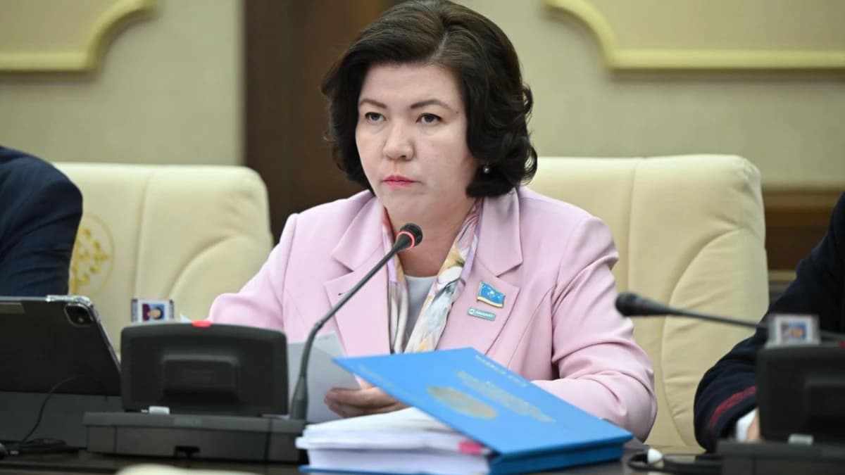 Заң мен тәртіп: министр Сүлейменова мектепте жаңадан тағы үш пән оқытылатынын мәлімдеді