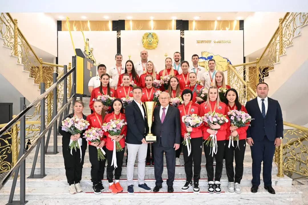 Бейбіт Исабаев елдің он дүркін чемпионы «Жетісу» волейбол командасының ойыншыларын қабылдады