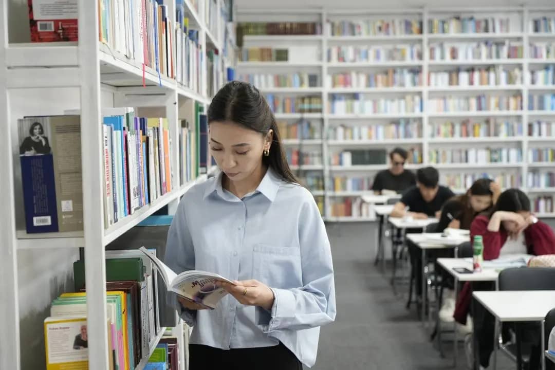National Book Day in Zhetysu is held in the format of challenges, bookcrossing, travel lessons, fashion shows and other modern formats