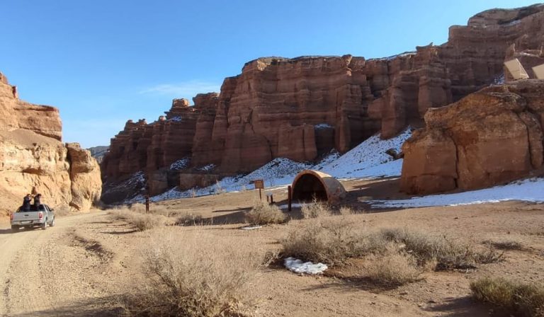 Құмнан қаланған экзотикалық тау: Шарын шатқалына келетін туристер саны төрт есеге көбейді