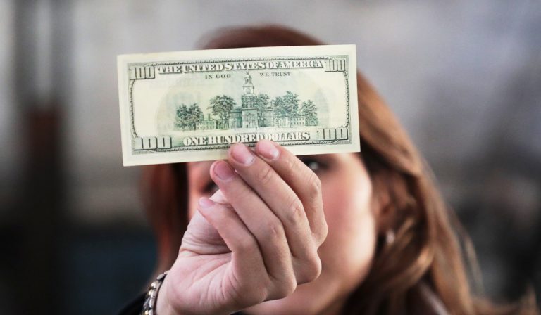 Қазақстанға Ресейден ақша аударатындар азайып, АҚШ-тан өскен