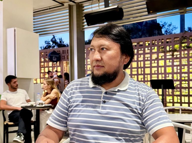 Жабық киімді жау санасаң, жалаңаштық кеп, төріңде қол ұрғызады – Мұхамеджан Тазабек