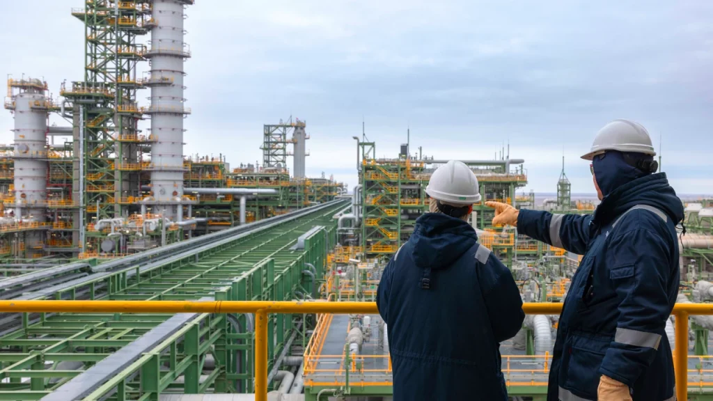 Фото нефтяных вышек на Тенгизском месторождении в Казахстане