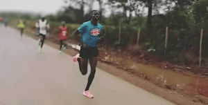 «Соғысасың, не сені өлтіреміз»: Ресейде марафонға келген кениялық желаяқты әскерилер Украинаға қарсы соғысқа жіберген