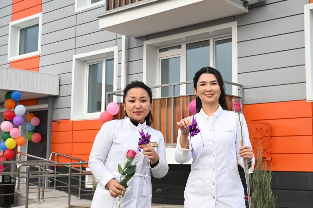 Жетісу облысында дәрігерлер мен мұғалімдерге арналған тұрғын үй пайдалануға берілді