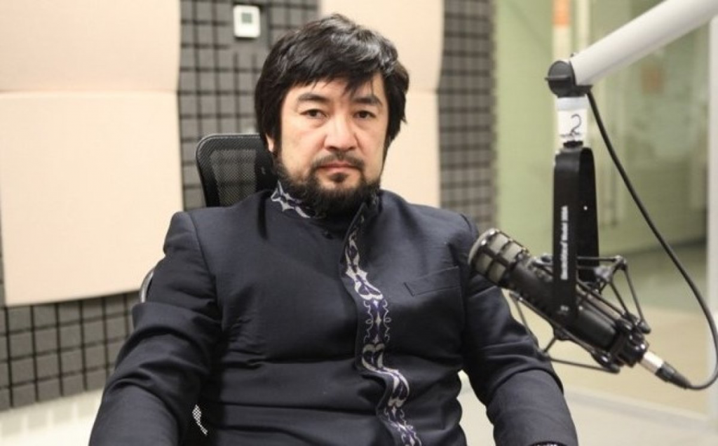 «Үшеуі де мені сүйеді»: Бекболат Тілеухан жеке өмірі туралы шынын айтты