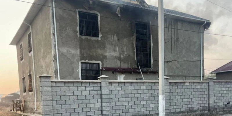 Жетісайда өрттен зардап шеккен екінші адам Шымкентке жеткізілді