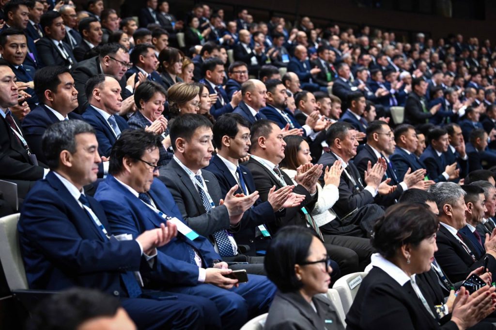 «Жаңа Ата Заң»: Президент Конституцияның қалай өзгеретінін ашық айтты