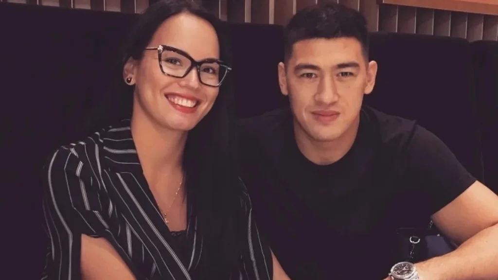 «Қайын атамен айқас»: Қазақ пен қырғыздарды қорлаған Биволдың экс-әйелі ресейде таяқ жеді