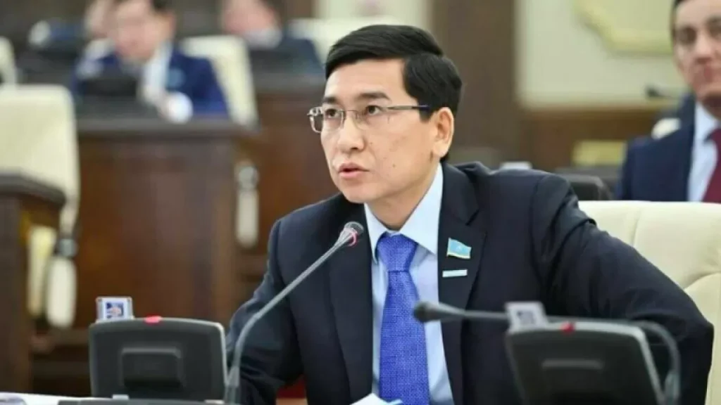 Аймағамбетов сүйінші сұрады: Ғалымдарды жылдар бойы қинаған мәселе шешілді Бюрократияға соққы: Ғалымдар енді грант ақшасын толық алатын болды