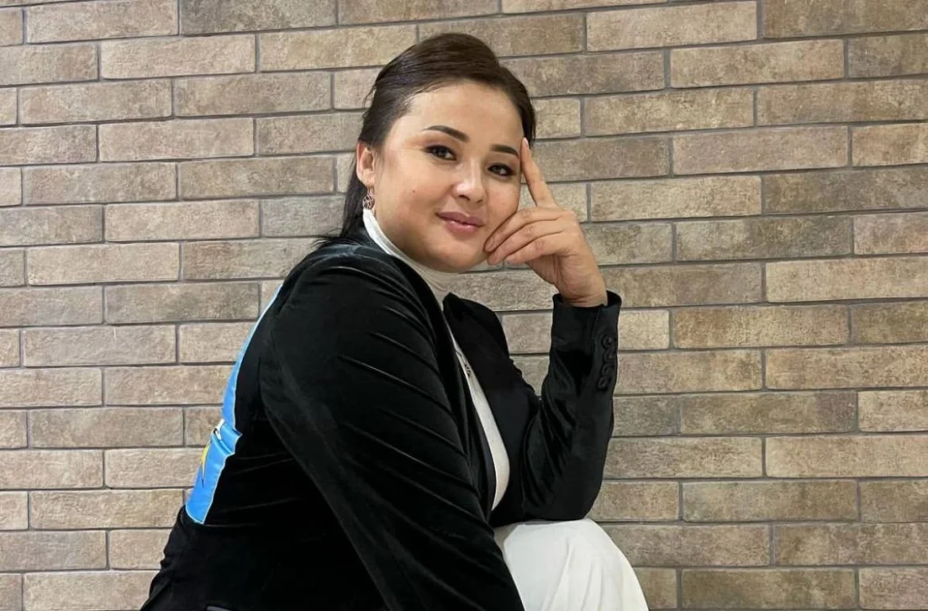 «Жасап жатқандарым басыма бақ болып қонуда»: экс-күйеуінің абыройын айрандай төккен Мөлдір Мұқанова енді көпшілікке қарсы шықты