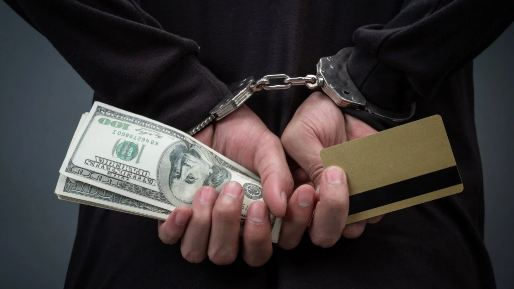 Ақша бопсалаған тағы бір блогер ұсталды