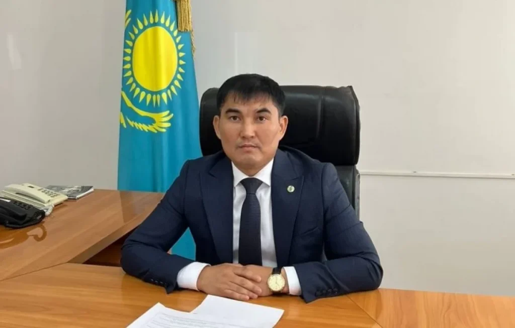 Көңілдеспен керіс: Ақтөбе облысында тоқалын ұрған қала әкімі қызметінен қуылды